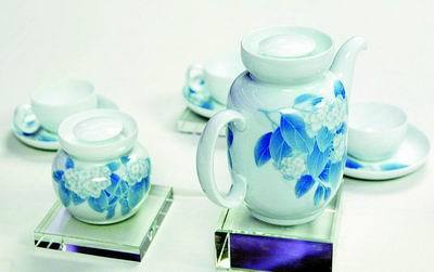 陶藝名家張守智昨在滬老淚縱橫談&ldquo;國瓷&rdquo; 陶瓷大國卻為他人打工(組圖)_影音娛樂_新浪網